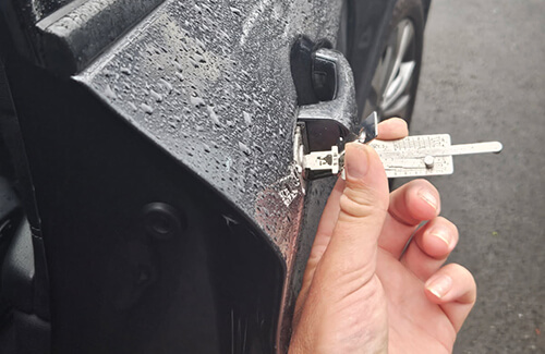 Auto locksmith